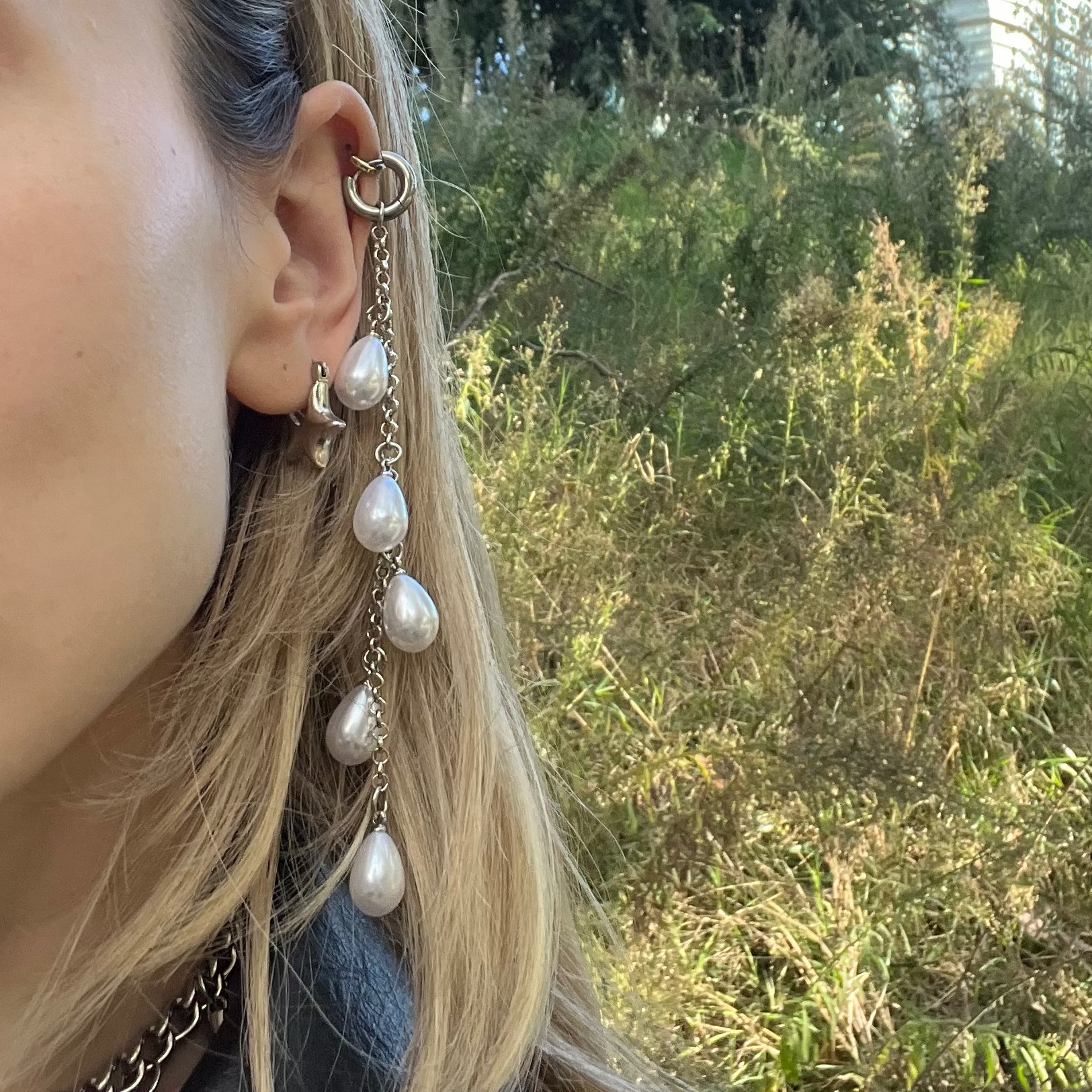 Pearl Drops Mono Earring