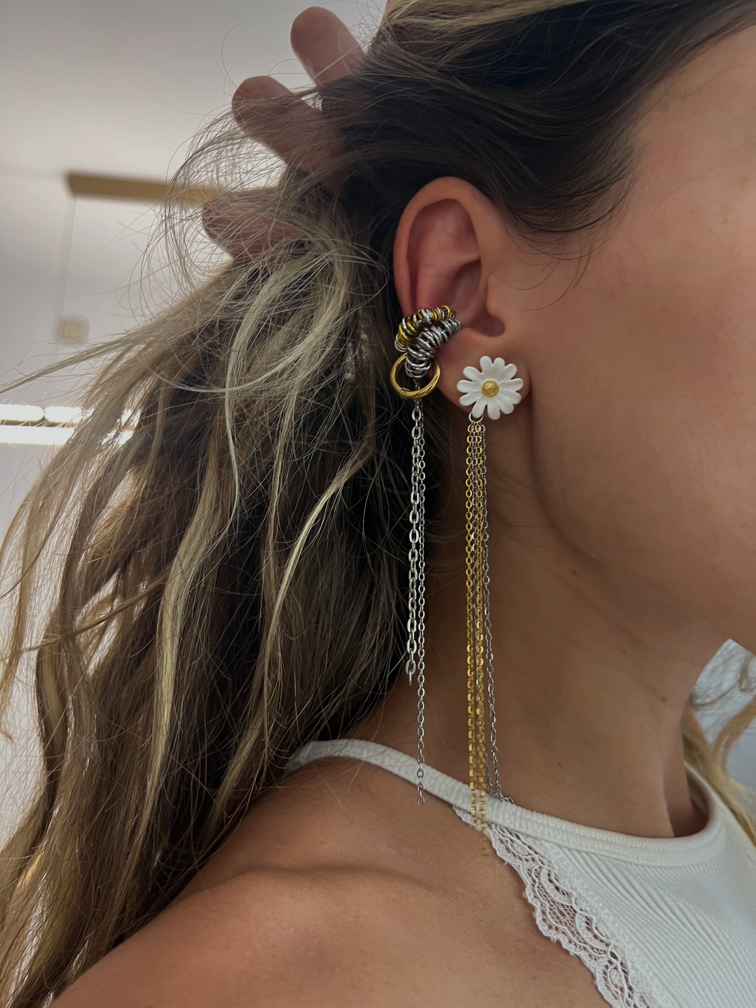 Daisy Mono Earring
